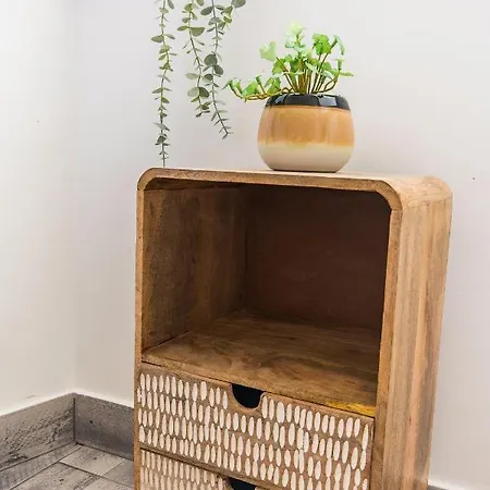 Cozy With Patio Near * Carcavelos (Lisbon)