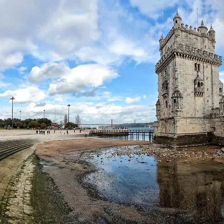 Apartment Cozy With Patio Near Carcavelos (Lisbon)
