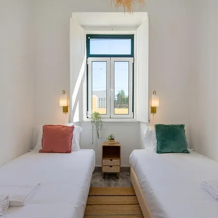 Apartamento Cozy With Patio Near Carcavelos (Lisbon)