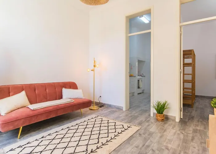 Cozy With Patio Near Daire